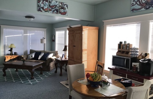 Valdez House | BREATHTAKING VIEW, PRIVATE ENTRY, ROMANTIC GETAWAY