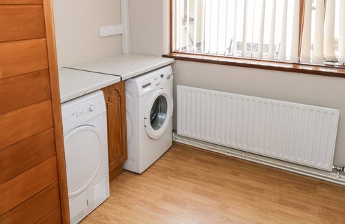 Mulranny Cottage | BREEZEMOUNT, family friendly, with a garden in Mulranny, County Mayo