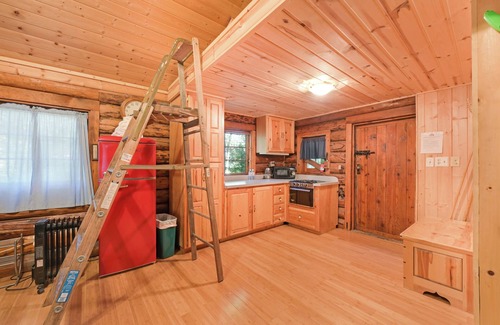 Hope Cabin | Bridge Cabin - a rustic Alaskan cabin on 2 private acres by the creek