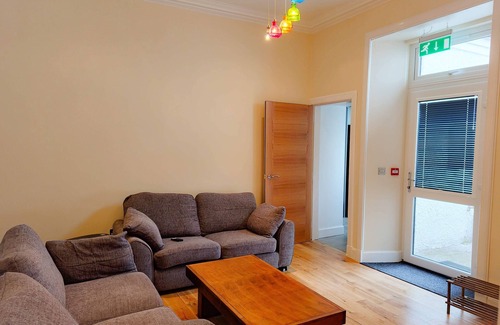 MacMerry House | Bridge Street Guest Rooms