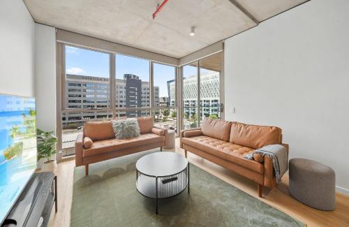 Phillip Apartment | Bright 2-Bed Apartment with Gym BBQ & Pool Access