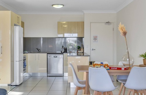 Kedron Apartment | Bright 2-Bed with Private Balcony & Serene View