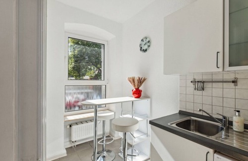 Weissensee Apartment | Bright 3-room apartment near Prenzlauer Berg