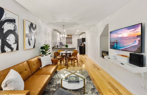 Cedar Heights House | Bright 3BR Townhouse w/Patio, A/C & Pet Friendly