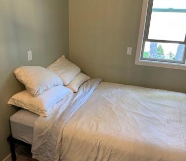 Gold River House | Bright and Cozy 1 Bedroom Suite