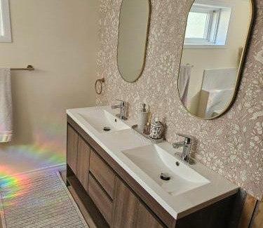 Riverview Apartment | Bright and Cozy Studio