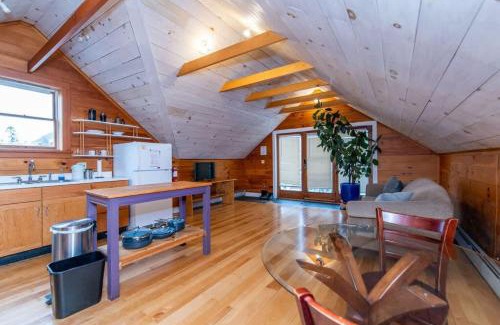 Old North End House | Bright and Cozy Treehouse Apartment