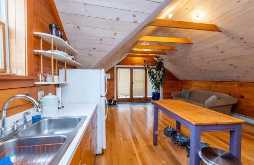 Old North End House | Bright and Cozy Treehouse Apartment