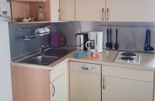 Boehlen Apartment | Bright and spacious guest apartment in the south of Leipzig for up to 5 people