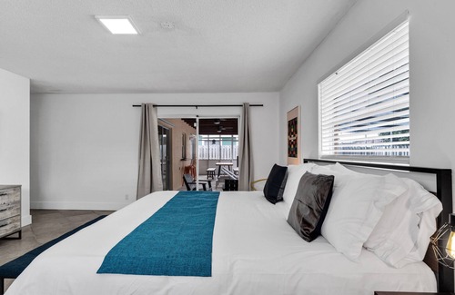 North Lauderdale House | Bright and Stylish 4BRs Home with Private Pool