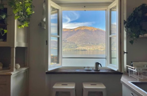 Lezzeno Apartment | Bright Apartment with Lake Views and Private Garden