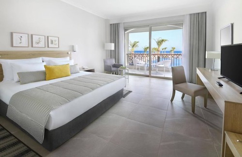 Port Ghalib Hotel | Bright Beachside Room Perfect for Relaxing Escape - with Private Beach Access