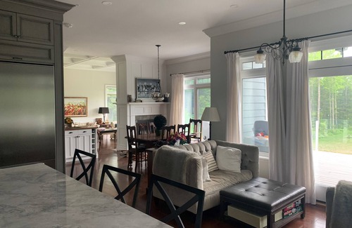 Perry Cottage | Bright, beautifully renovated lake-front cottage just north of Huntsville.