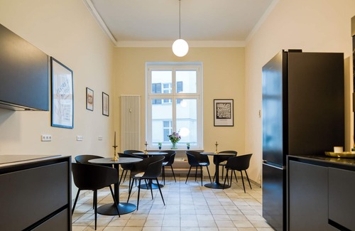 Wilmersdorf Apartment | Bright & Cozy 2BR Apartment in West Berlin,Perfect for Families, 70m to Metro