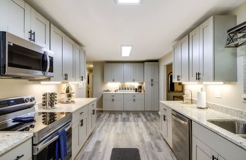 Knoxville House | Bright Knoxville Vacation Rental w/Large Backyard