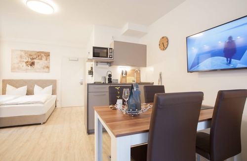 Zueschen Apartment | Bright, modern studio for 3 people