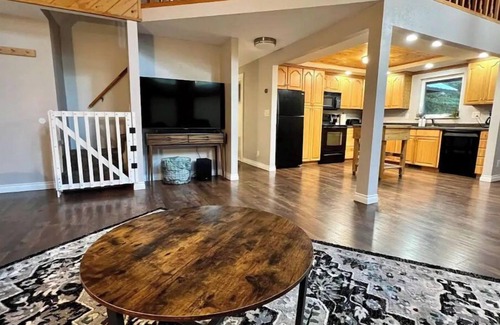 North Pole House | Bright & Open Home in North Pole