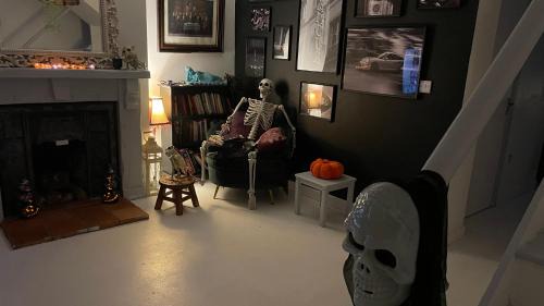 Waterford House | Bright & Spacious 2-Bed Townhouse