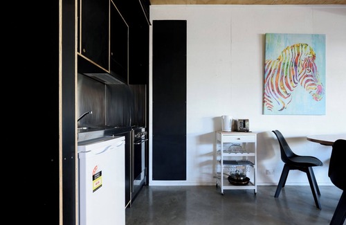 South Launceston Apartment | Bright Studio in Launceston CBD