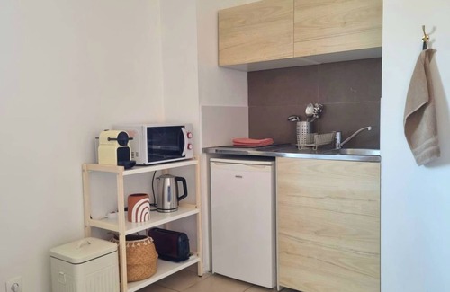 Sud Apartment | Bright studio - private parking - fiber - terrace