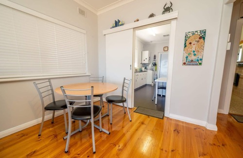 Brighton Apartment | Brighton Beachfront Sanctuary