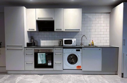 Brighton City Centre Apartment | Brighton Train Station 2 Bedroom Flat BN152PRO02