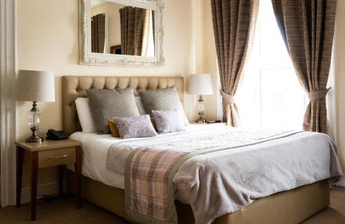 Trim House | Brogans Bar & Hotel