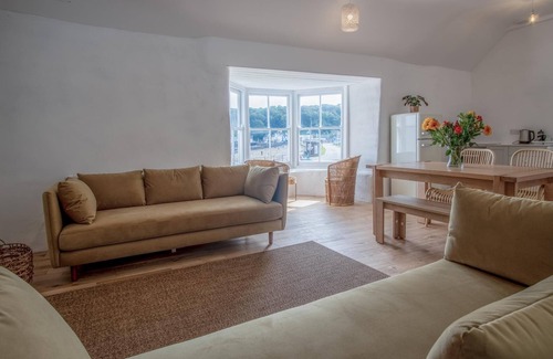 St Brides Cottage | Brook Cottage Green - 2 Bedroom Cottage - Dale
