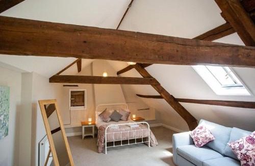 Berkeley House | Brook House - Uk43013