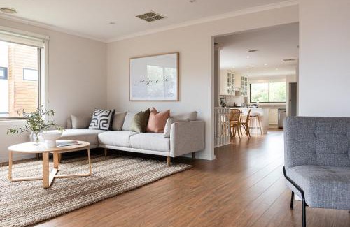 Safety Beach House | Brooklyn Beach Abode Walk to the beach