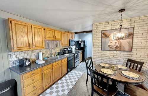 Gnaw Bone Cabin | Brookside Cabin Brown County - Hot Tub & Fire Pit