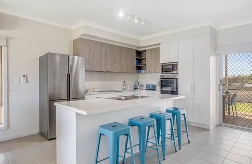 Goolwa Beach House | Bryant Blue 10 Bryant Crescent, Goolwa Beach