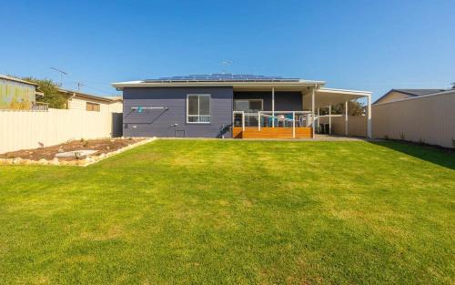 Goolwa Beach House | Bryant Blue 10 Bryant Crescent Goolwa Beach-No Linen Included