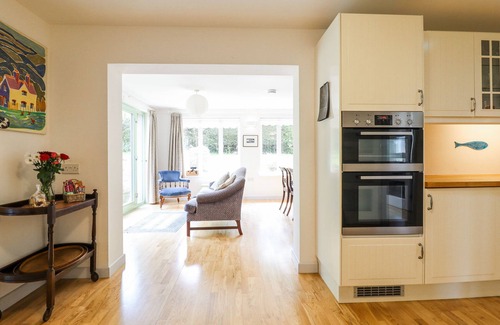 Welshpool House | BRYNAWEL, pet friendly, with open fire in Llanfair Caereinion