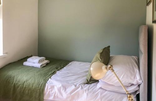 Llanfihangel Tal-y-llyn House | Brynich Villa