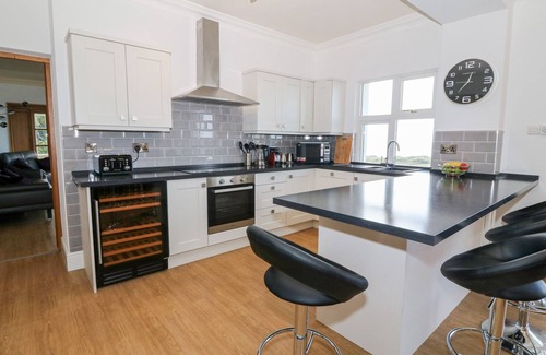Aberdovey House | BRYNMORWYDD, pet friendly, luxury holiday cottage in Aberdovey