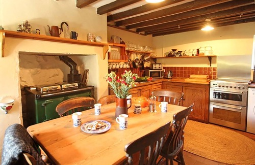 Pentraeth Cottage | BUCK COTTAGE, pet friendly, with open fire in Red Wharf Bay