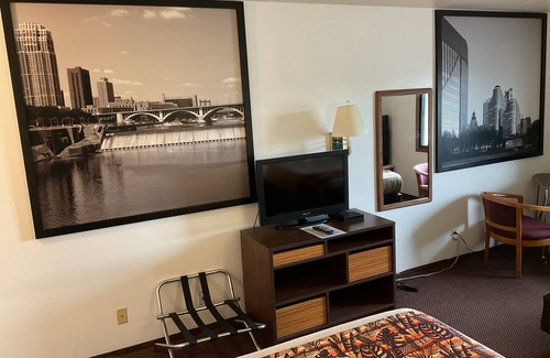 Buffalo Hotel | Budget Host Inn Buffalo