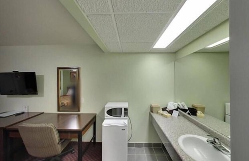 Port Hope Hotel | Budget Inn Port Hope