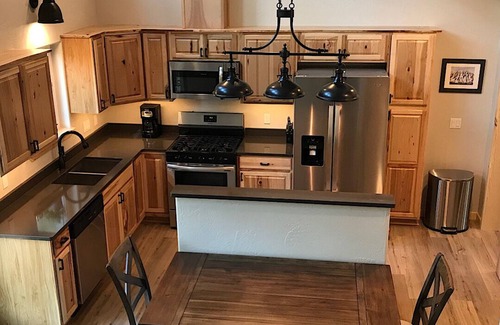 Kalifornsky House | Built in 2021. Beautiful Wooded Lot. Minutes to Kenai, Soldotna & Kasiloff.