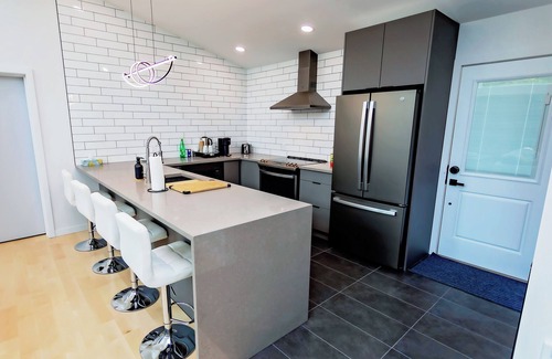 Kitimat House | Bumbleberry 3 Bedroom Guest HomenNew Executive home in the heart of Kitimat BC