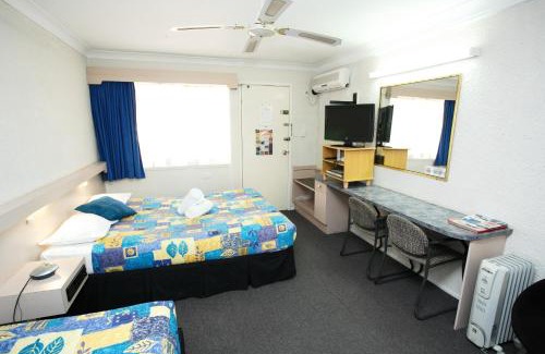 Svensson Heights Hotel | Bundaberg Coral Villa Motor Inn