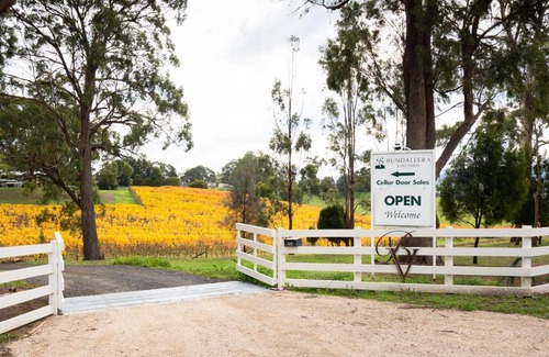 Relbia House | Bundaleera Vineyard and Farm Stay