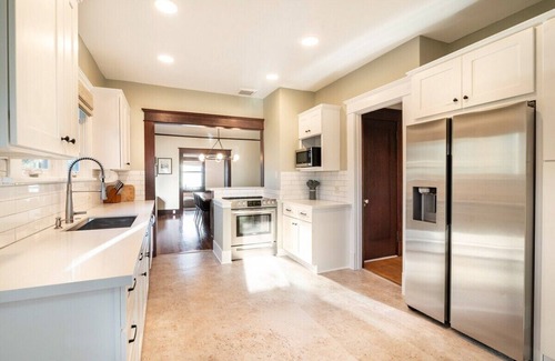 Sehome House | Bungalow 1922 Downtown with sauna, king bed, fast internet, close to WWU
