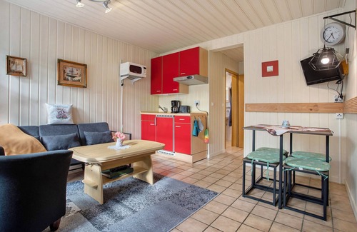 Bellin House | Bungalow 'Am Stettiner Haff' with Private Terrace and Wi-Fi