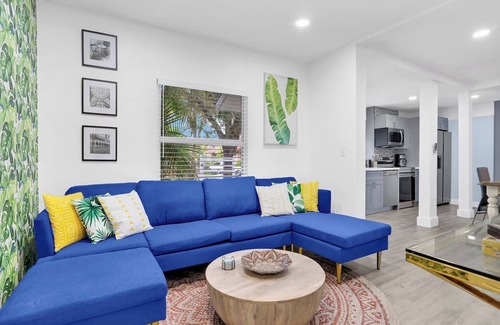 East Little Havana House | Bungalow House | 6BR pool | Little Havana