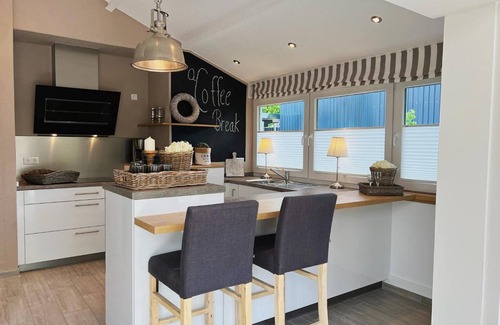 Haddorfer Seen House | Bungalow 'Malibu L' with Wi-Fi and Air Conditioning