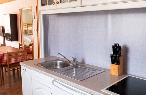 Fuhlendorf House | Bungalow with terrace and garden