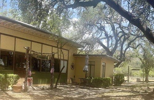 Sabinal House | Bunkhouse with Private Staircase to 6ft Deep Frio River Heavenly Clear Water