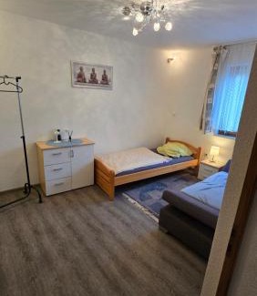 Burghaun Apartment | Burg Apartment mit Badewanne und Balkon